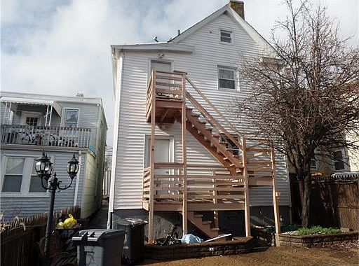 2nd image of 660 Elizabeth St
