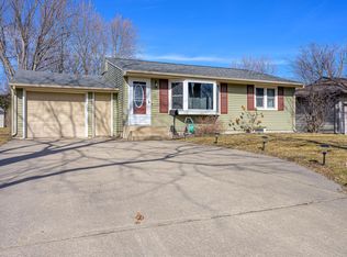 121 6th Ave NE, Hutchinson, MN 55350