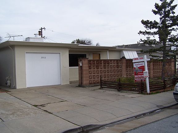 3rd image of 3953 Durand Dr