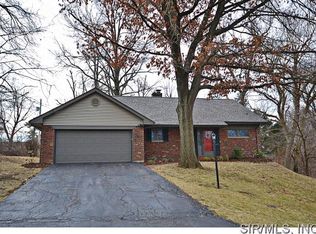 1 Briarcliffe Dr, Fairview Heights, IL 62208