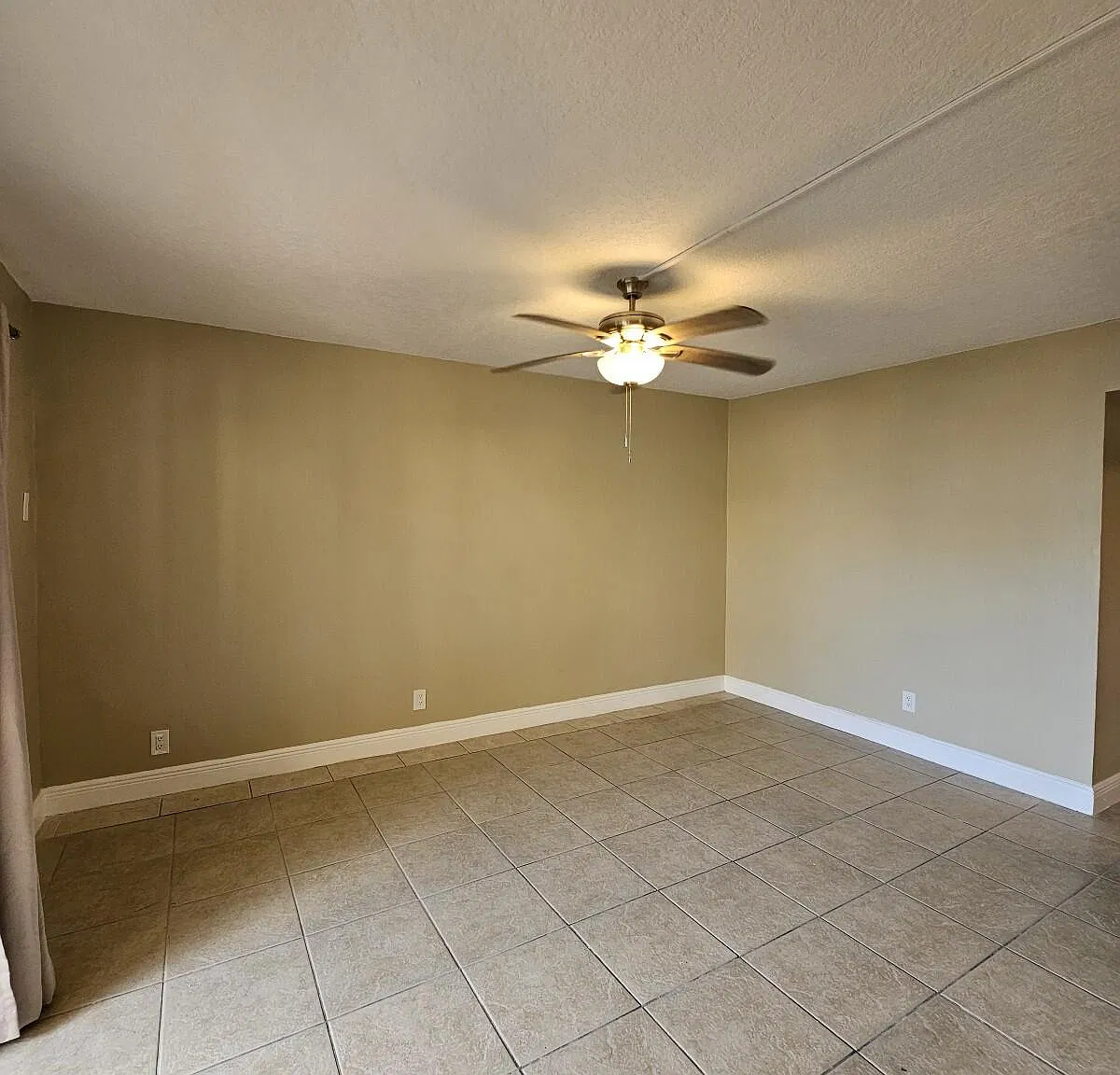 1200 Blue Heron Blvd W — Photo 4