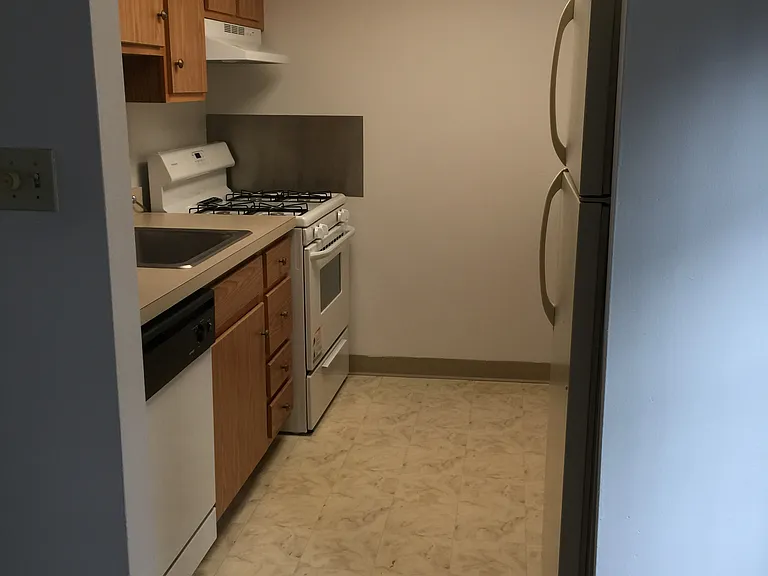 1300 Rosewood Ct — Photo 27