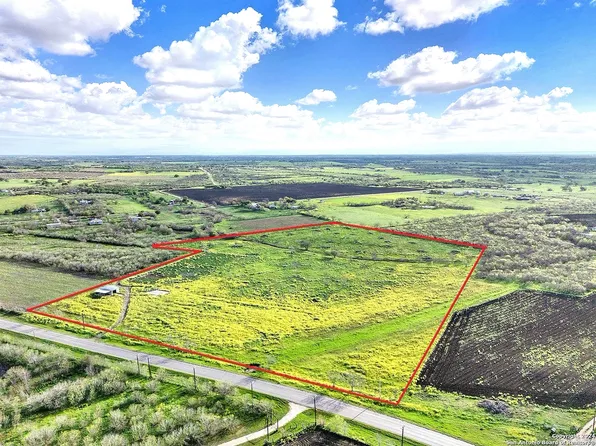 3036 E FM 1518, St Hedwig, TX 78152