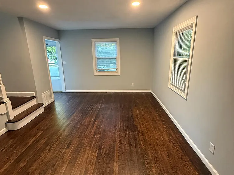 43 Crampton Ave — Photo 5