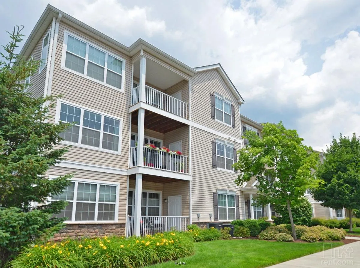 2 bed, 1552 sqft, $2,395 — Photo 1