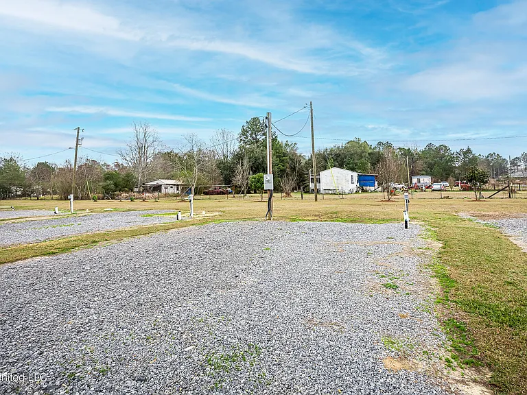 144 Katie Eubanks Rd #7-8 — Photo 2