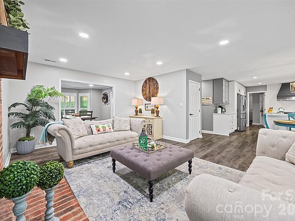 5th image of 1472 Old Tara Ln