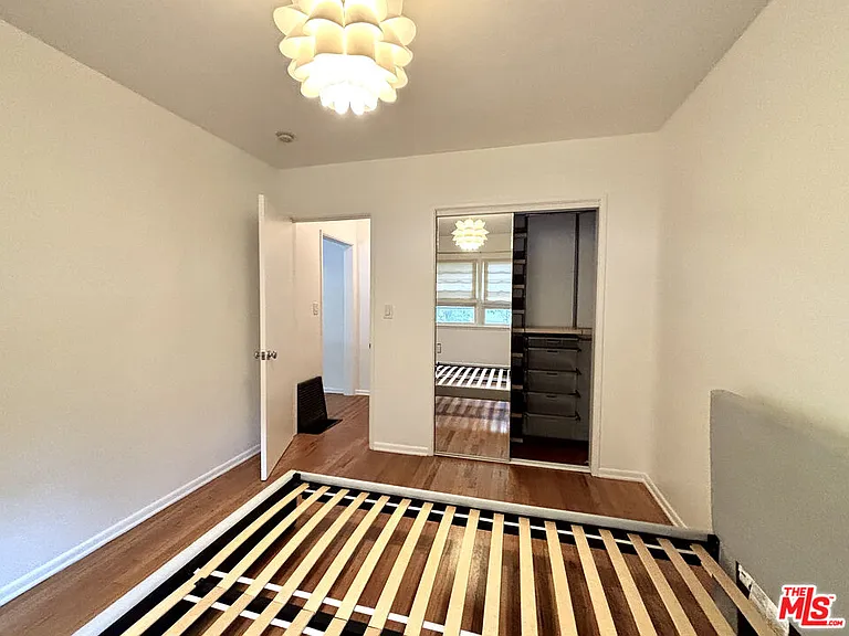 1325 Washington Ave #B — Photo 4
