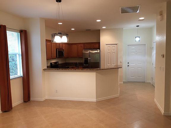 2nd image of 1802 Oakgrove Ct