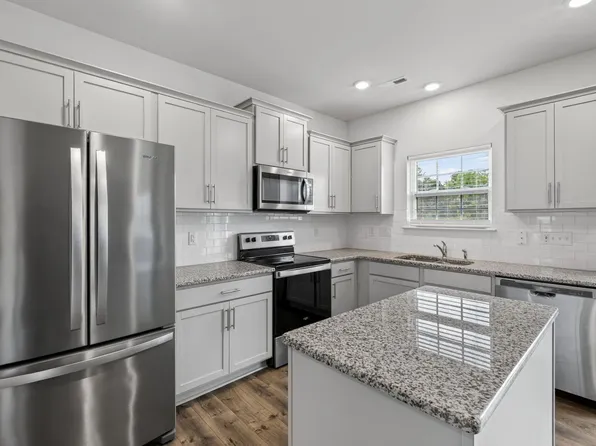 19 Rockwater Way, Zebulon, NC 27597