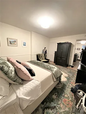 Rented by CitySites Real Estate Group | media 17