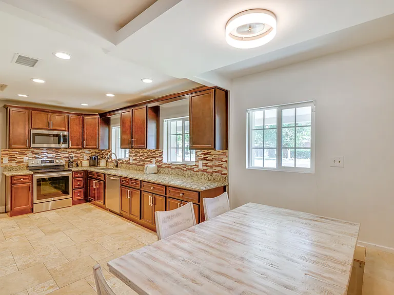 7122 N 23rd Dr — Photo 5