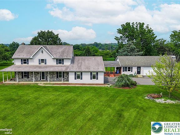 2nd image of 829 Georgetown Rd