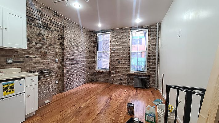 1st image of 169 E Broadway APT 19