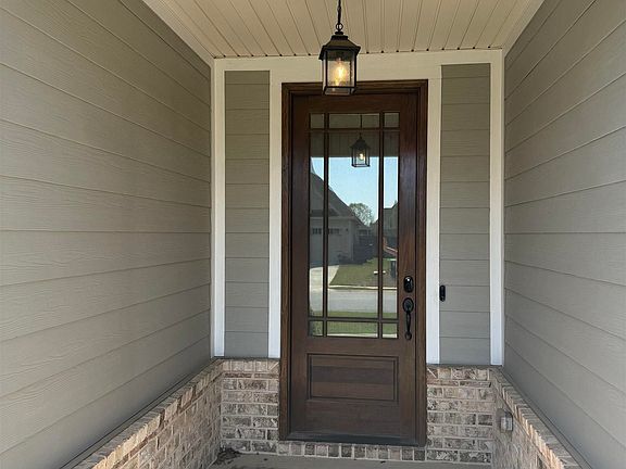 3rd image of 221 Perth Ct
