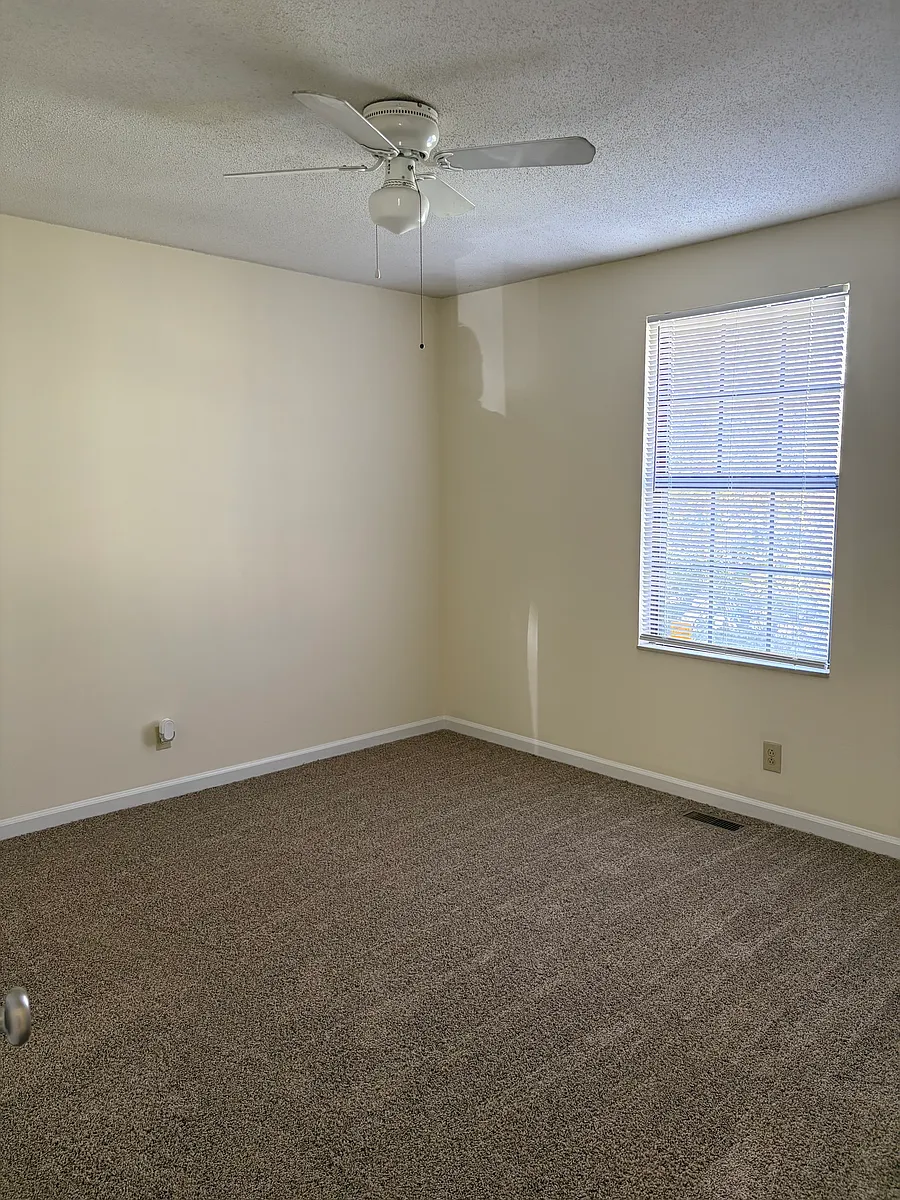 Building Photo - 113 W Fork Dr