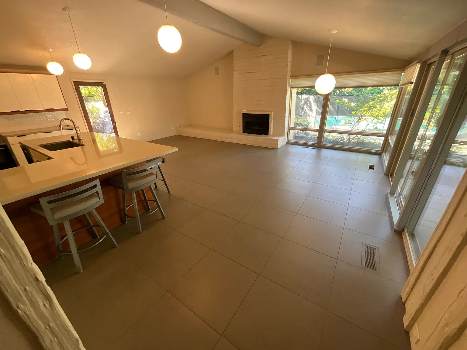 2470 W San Jose Ave — Photo 2