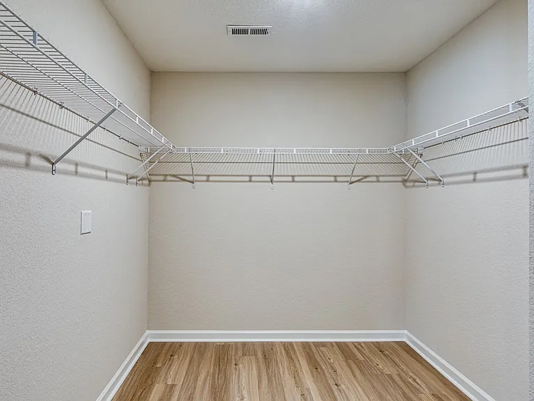 Hillpoint Preserve Townhome Apartments — Photo 52