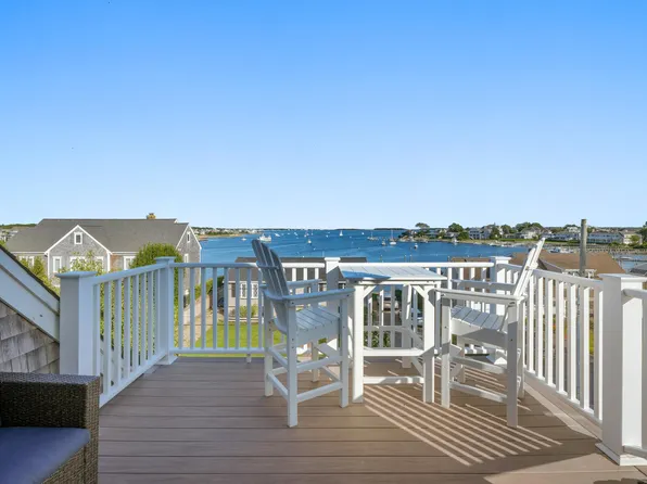 29 Bay Shore Road, Hyannis, MA 02601