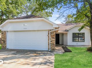 404 Misty Oaks, Azle, TX 76020