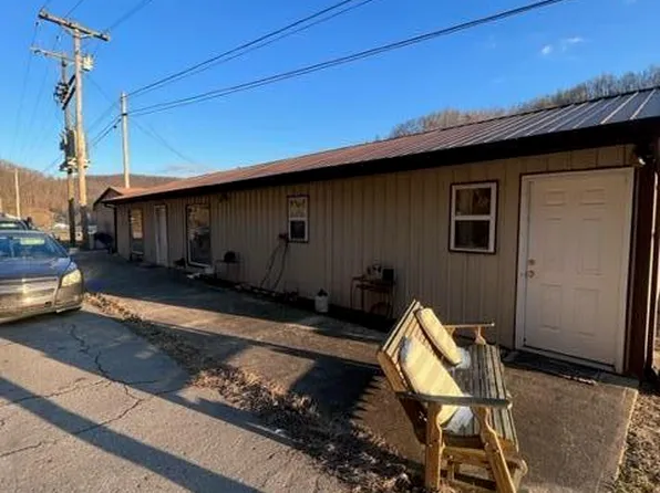 58 Ashley Dr, Van Lear, KY 41265