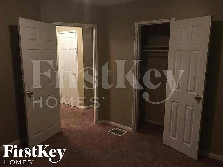 1494 Clovernoll Dr — Photo 15