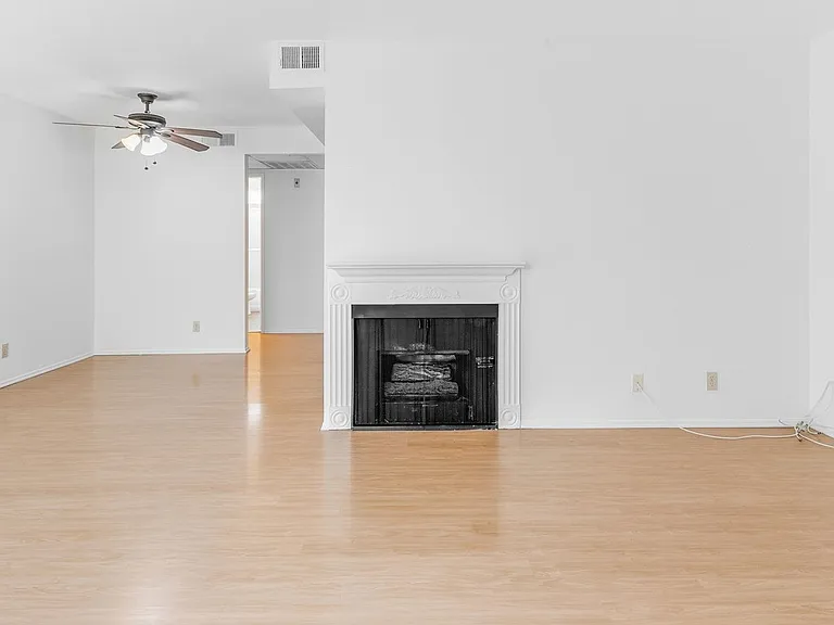 14455 Dickens St — Photo 7