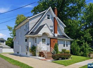 38 Shadyside Ave, Dumont, NJ 07628