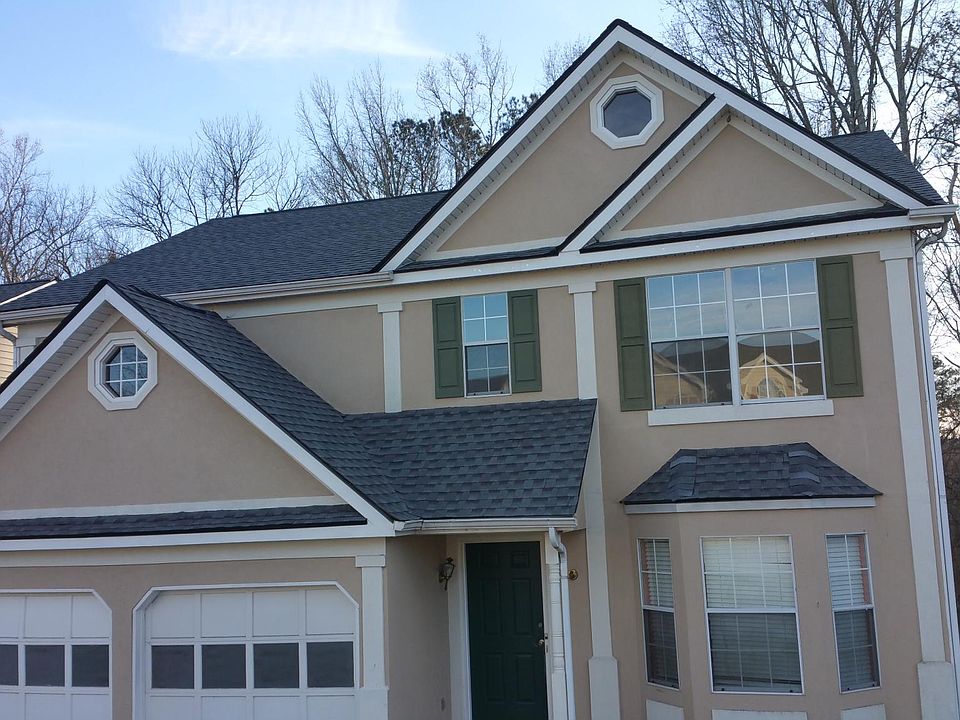 Front of house. New roof (Jan 18), New gutters (Feb 18). 