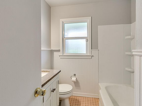 3rd image of 1738 Andover Ct