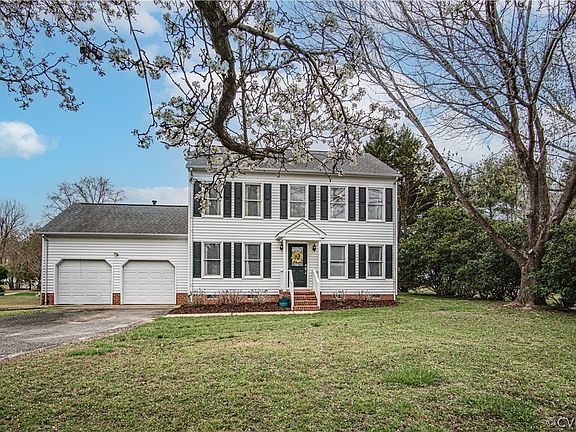 3rd image of 208 Loch Haven Dr