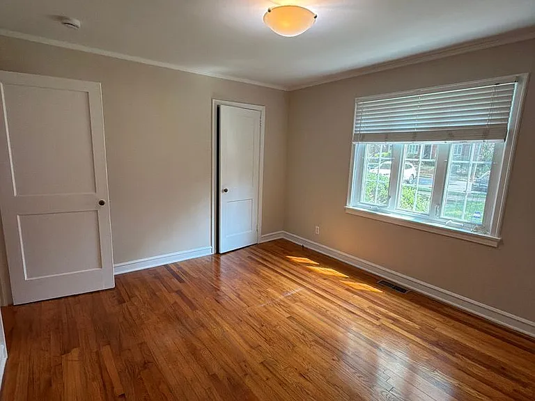 1818 Jameston Dr — Photo 9