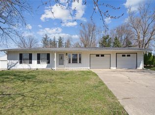 54 Oklahoma Ave SW, Cedar Rapids, IA 52404