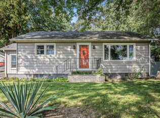 32780 M 43, Paw Paw, MI 49079