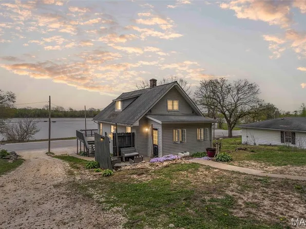 704 N Broadway, Kampsville, IL 62053