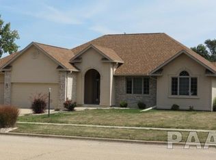 410 N Phil Gould Dr, Hanna City, IL