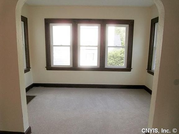 4th image of 2048 Bellevue Ave