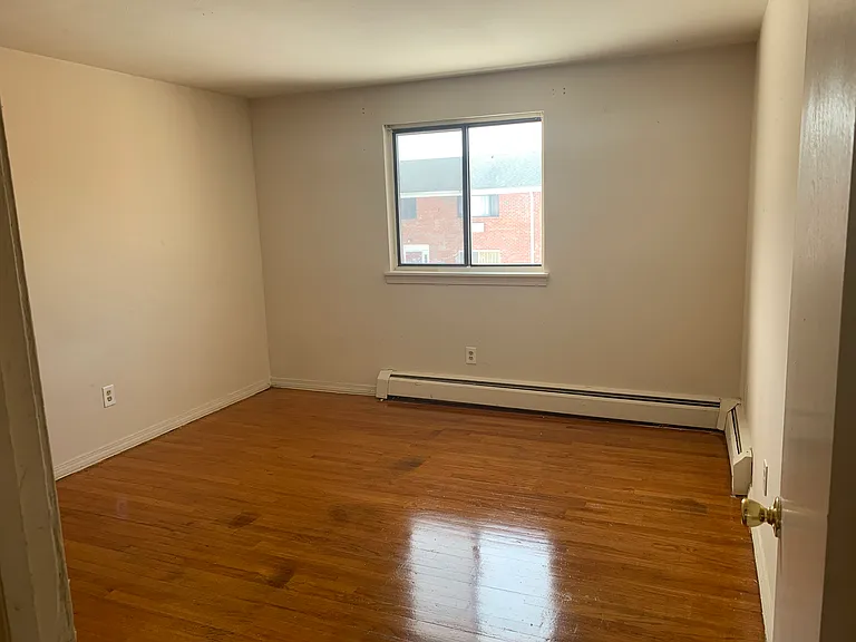 386 Park Ave — Photo 9