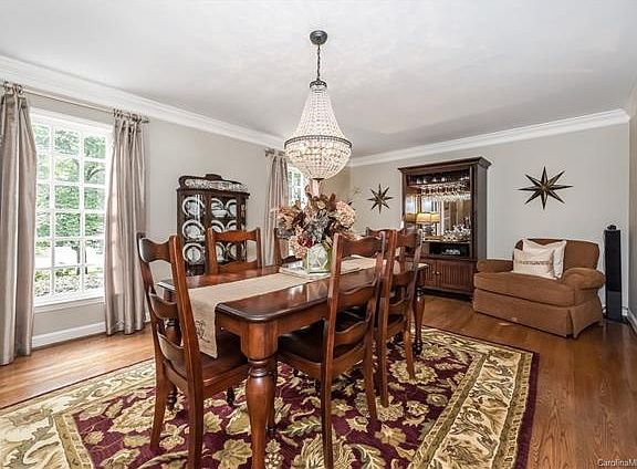 5th image of 2623 Oxborough Dr