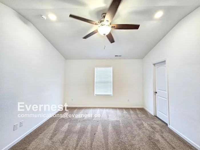 4039 Meredith Woods Ln — Photo 15