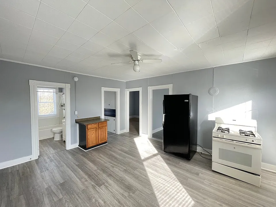 301 Amory St #3