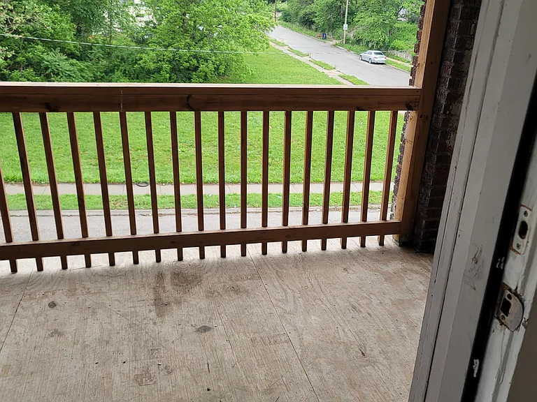 2315 E 39th St #3W — Photo 3