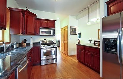 3rd image of 7249 N Oriole Ave