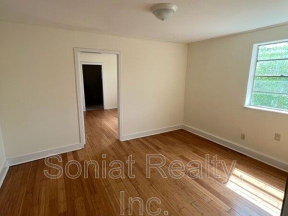 4th image of 1165 Eagle St