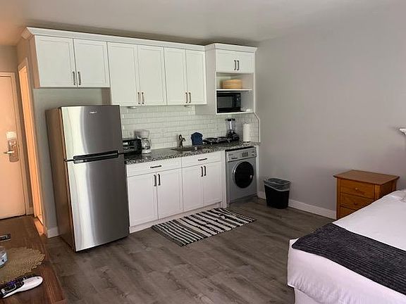 4th image of 2105 Prospector Ave #213