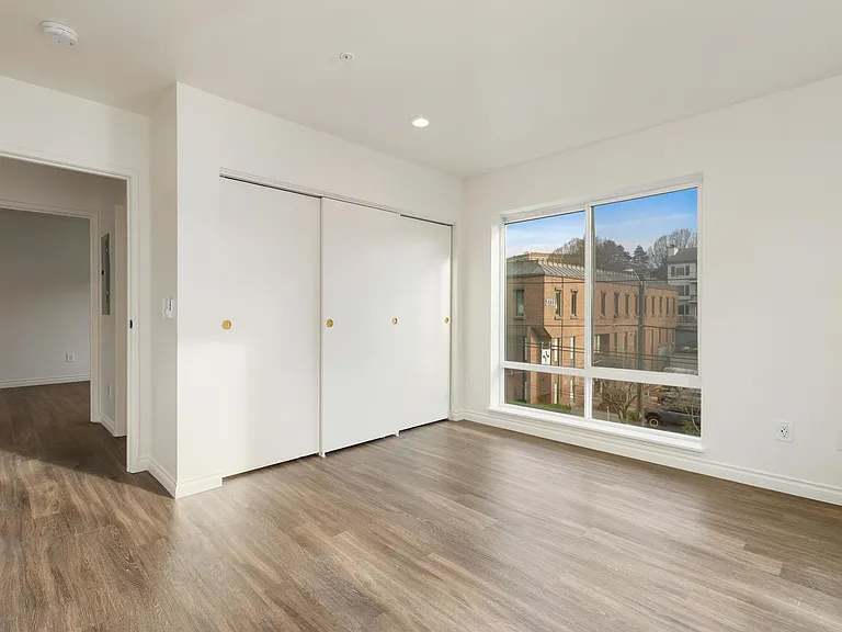 Remi Apartments — Photo 65