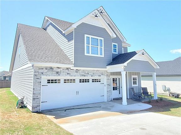 3rd image of 10 Ivy Way