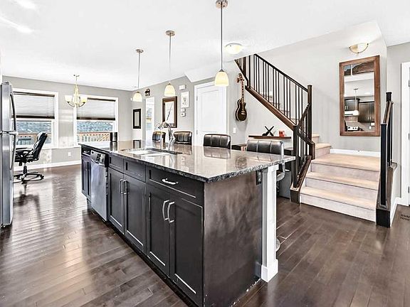 3rd image of 567 E Evanston Dr NW