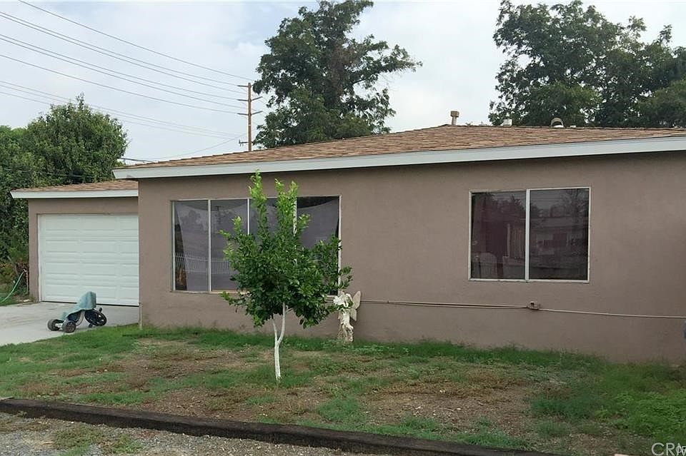 1st image of 391 E Caroline St