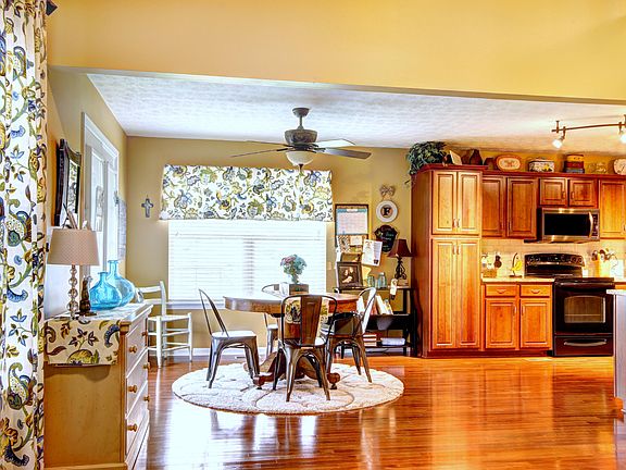 4th image of 130 Candy Apple Ct